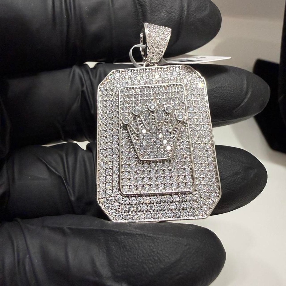Crown pendant vvscz stones over stainless. 1.5 inches. Fits up to a 6.5mm chain